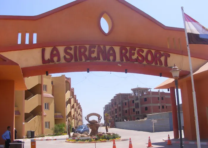 لاسيرينا بيتش - للعائلات فقط 3* عين السخنة