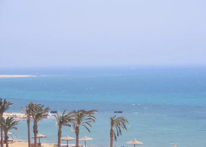 لاسيرينا بيتش - للعائلات فقط منتجع 3*