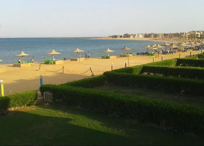 لاسيرينا بيتش - للعائلات فقط منتجع 3*