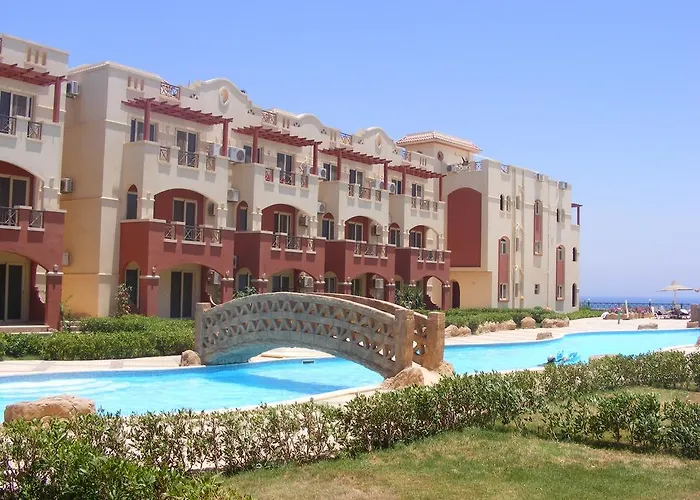 لاسيرينا بيتش - للعائلات فقط منتجع 3*