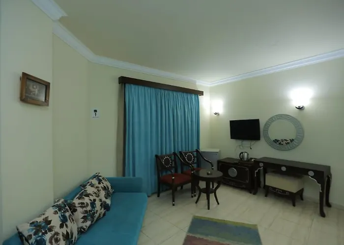 لاسيرينا بيتش - للعائلات فقط 3* عين السخنة