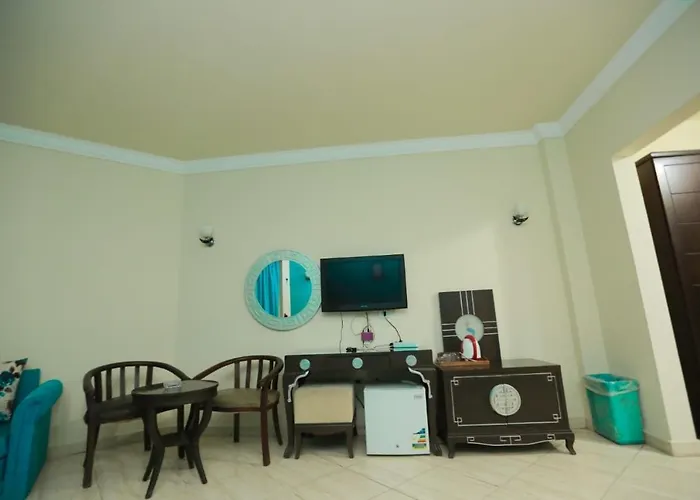 لاسيرينا بيتش - للعائلات فقط 3*